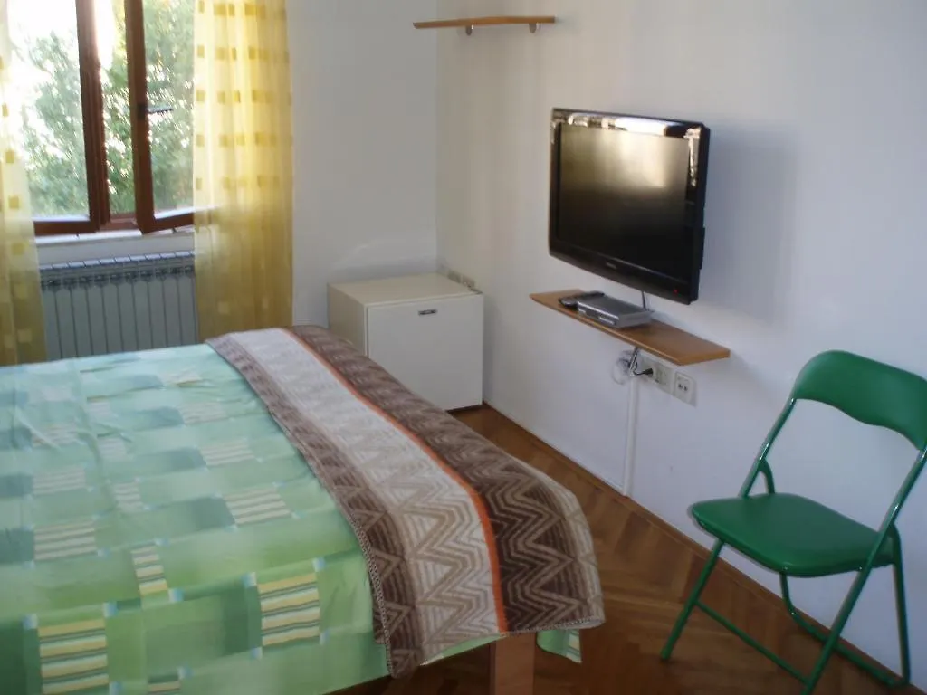 Apartments And Rooms Irena Rovinj Guest house