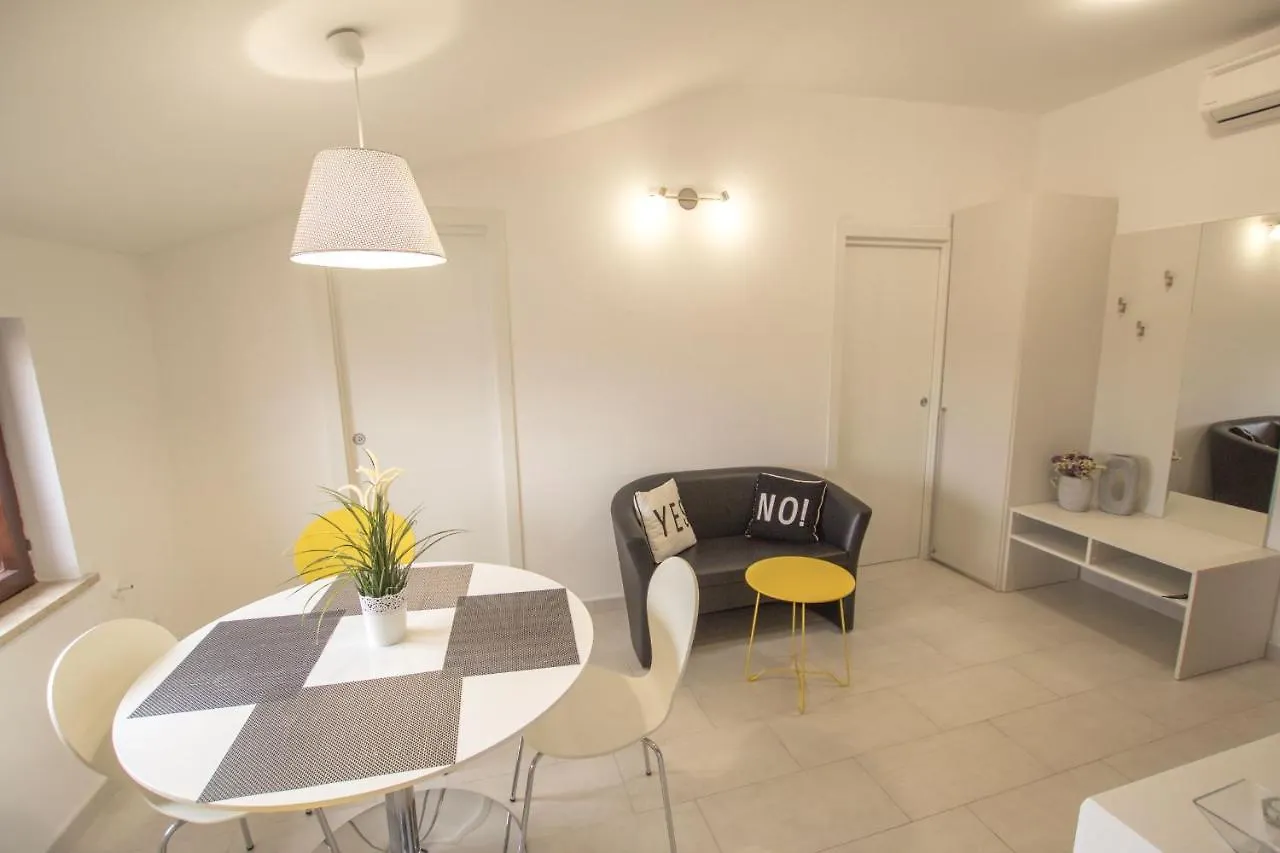 Apartments And Rooms Irena Rovinj Guest house